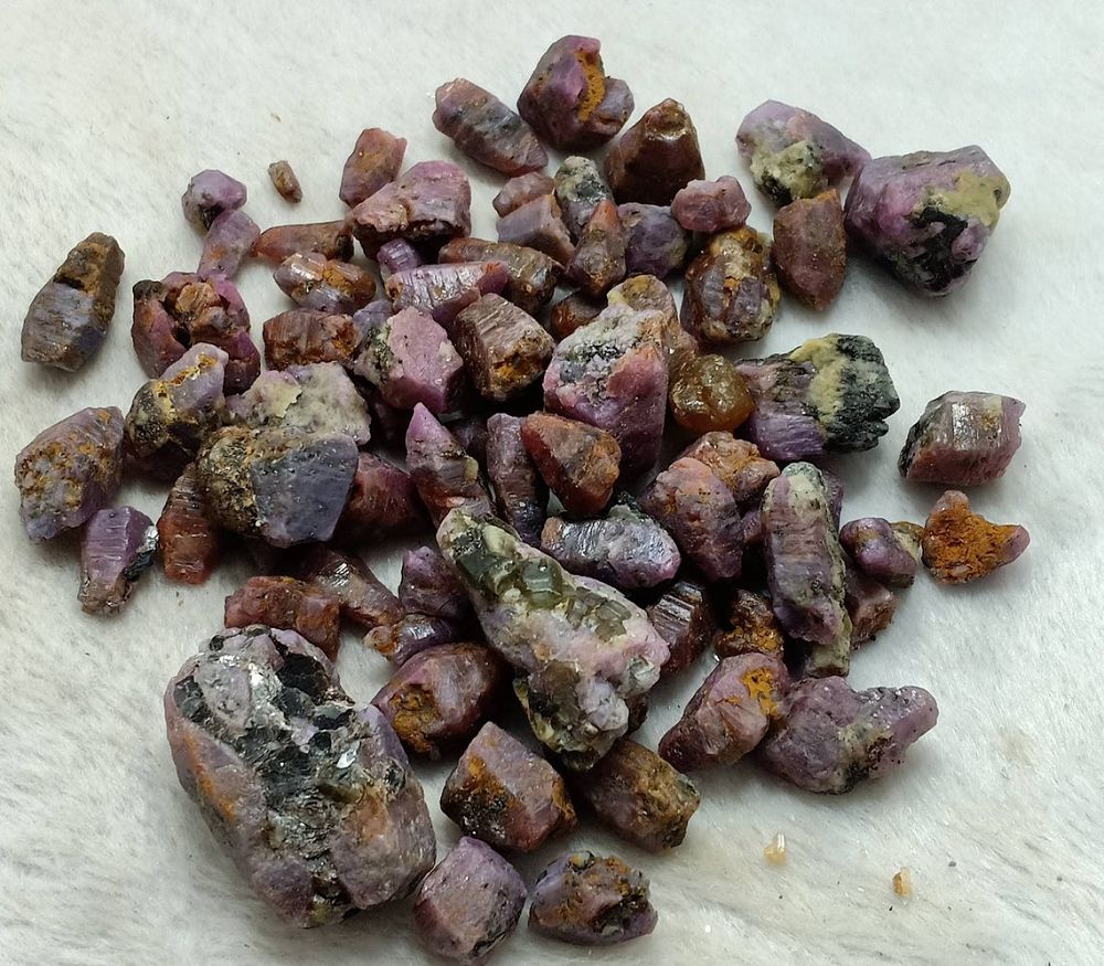 Rough Ruby Chips 5g