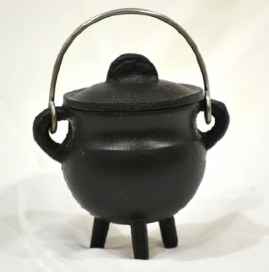 Plain Cast Iron Cauldron w/lid