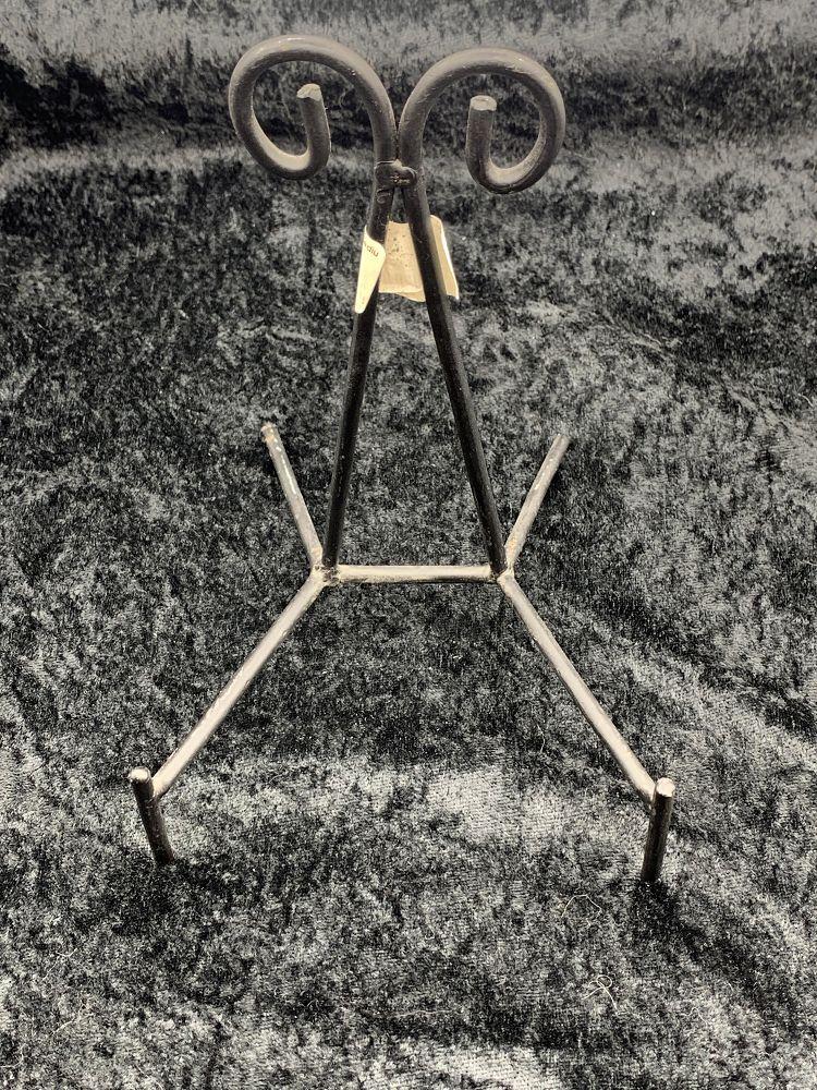 Wrought Iron Scroll Medium