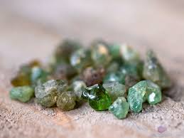 Green Garnet Chips 1 oz