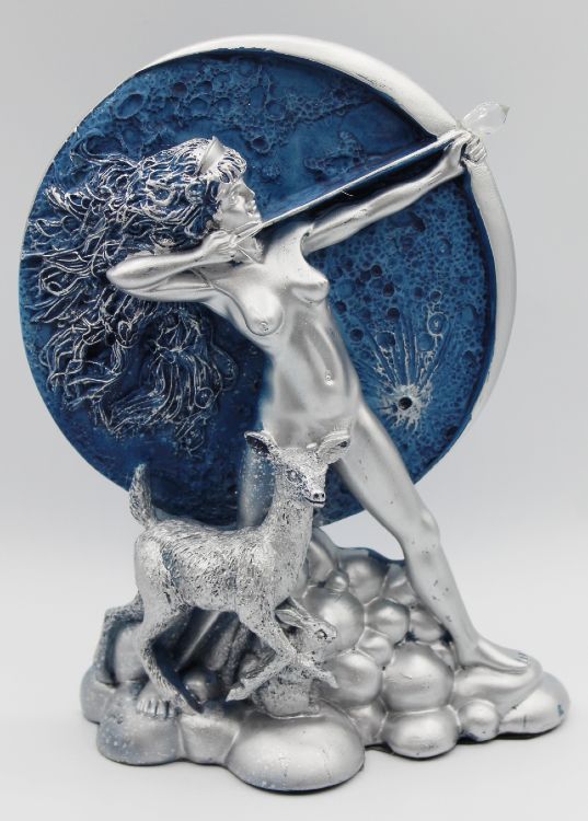 Diana - Roman Goddess of the Wilderness (7.5"H)