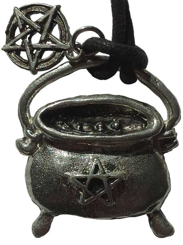Cauldron w/Pentacle Amulet
