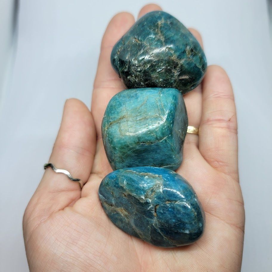 Apatite Blue A lg