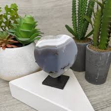 Agate Heart w/ Stand (100-199g)