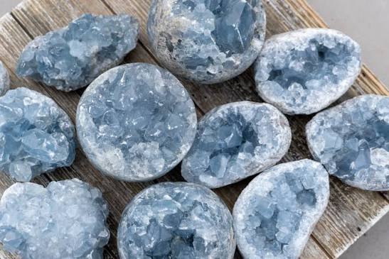 Celestite Cluster AAA (700-899g)